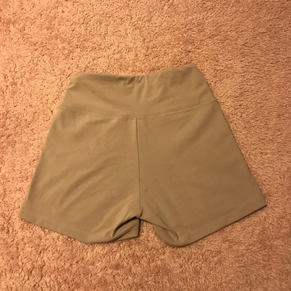 Gymshark Dreamy Shorts - Picture 2 of 2